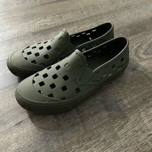 Vans, TRK shoes, men’s size 9, olive green